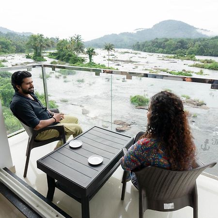 The Anchorage Athirapilly Resort อทิราพาลลี ภายนอก รูปภาพ